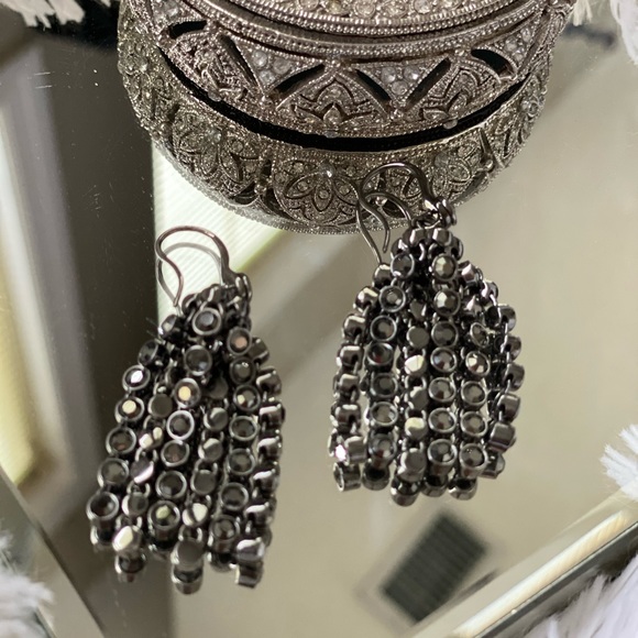 💕Henri Bendel Crystal Earrings💕 - Picture 3 of 3